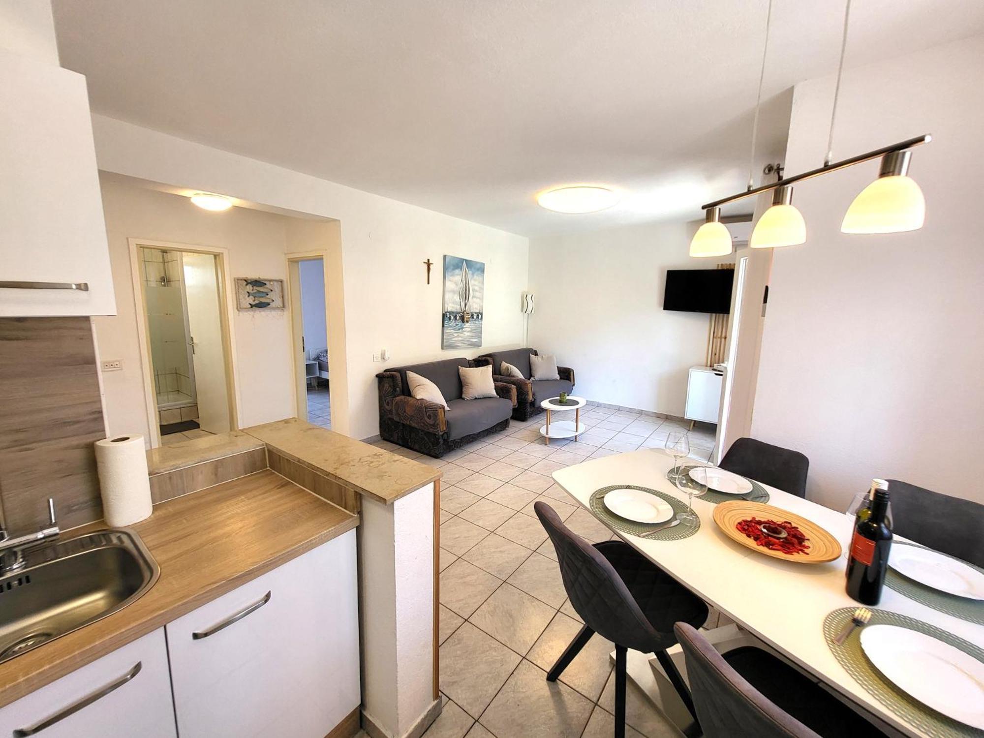 Apartments Pitve イェルサ エクステリア 写真