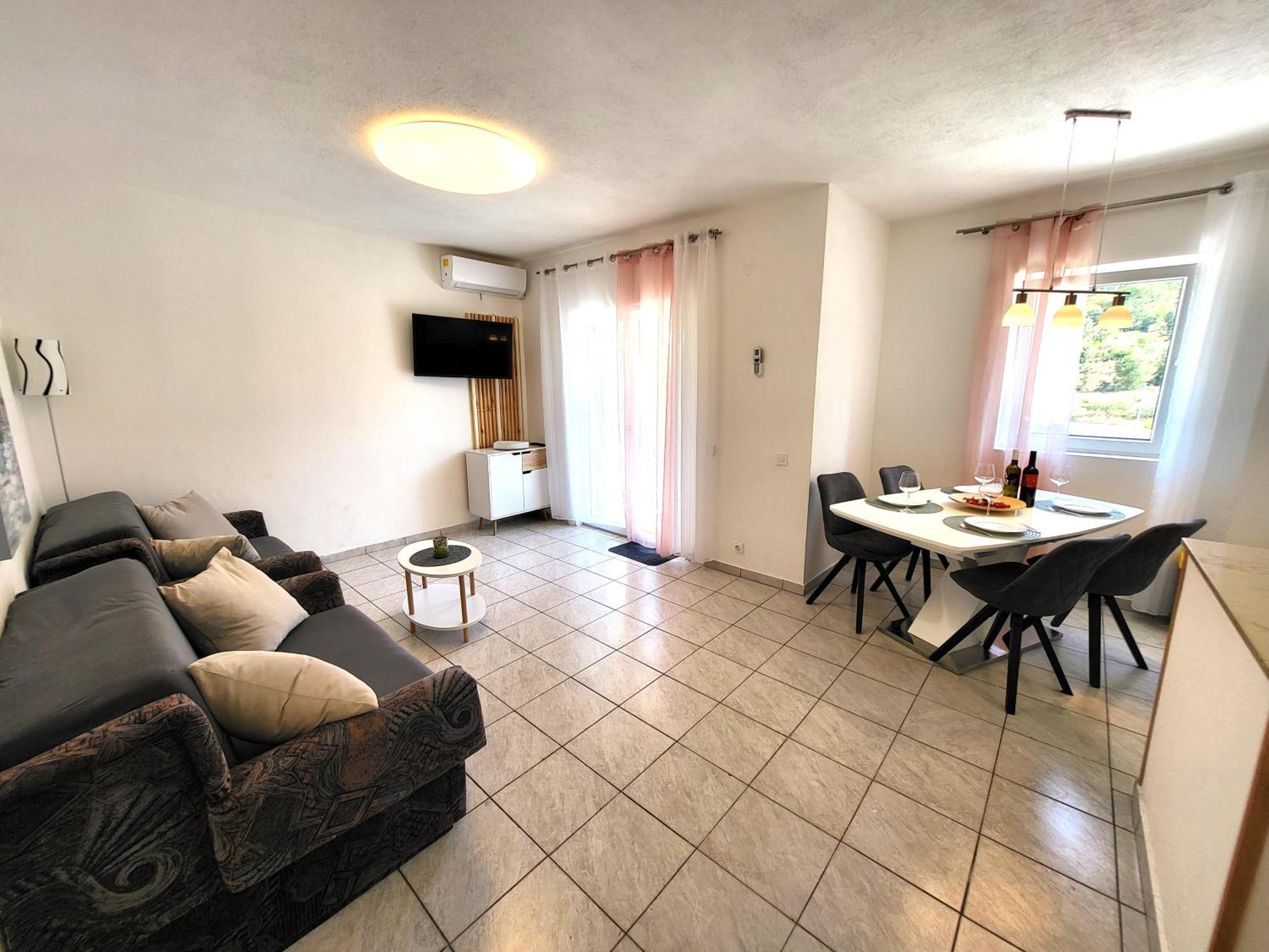 Apartments Pitve イェルサ エクステリア 写真