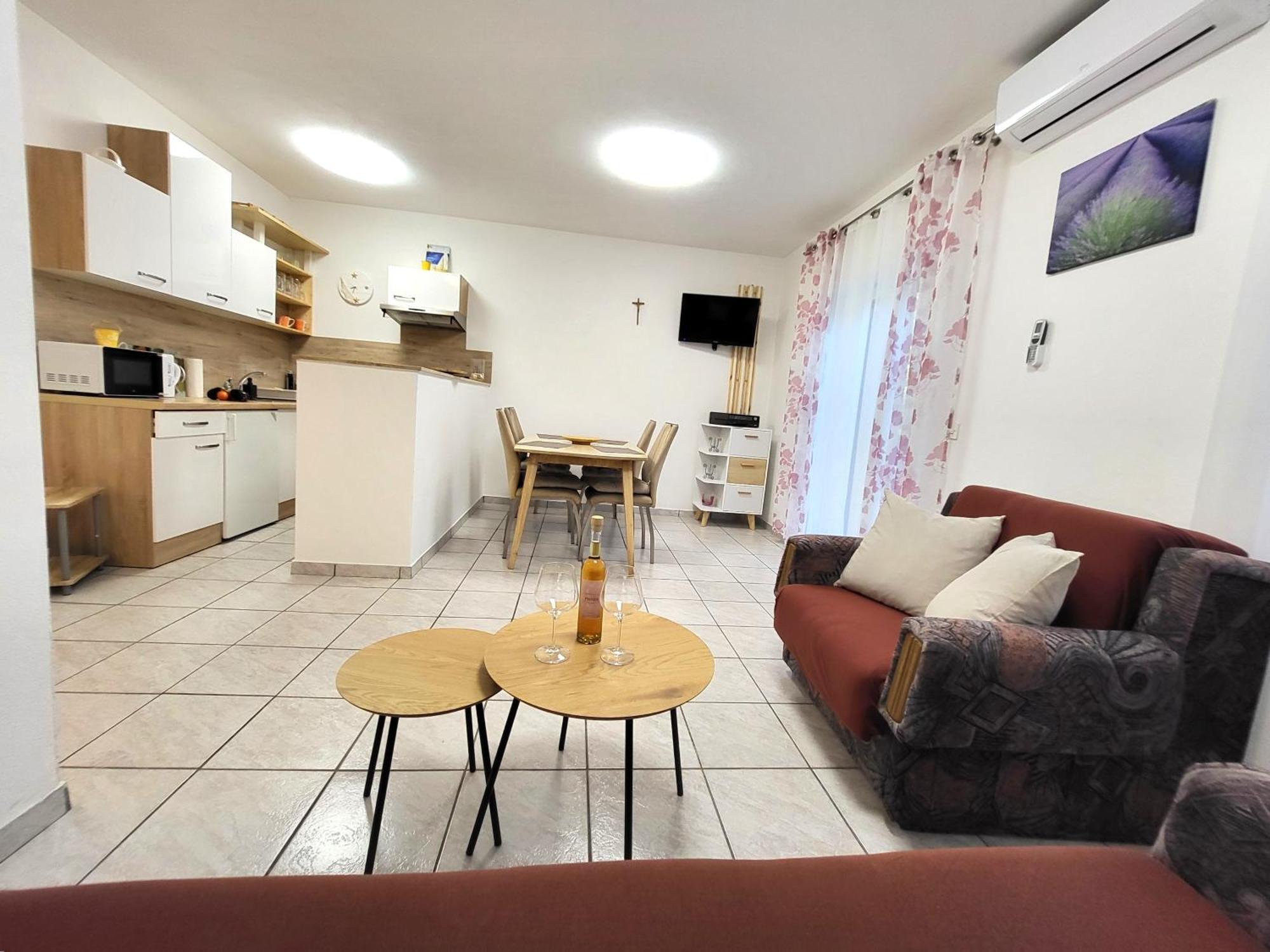 Apartments Pitve イェルサ エクステリア 写真